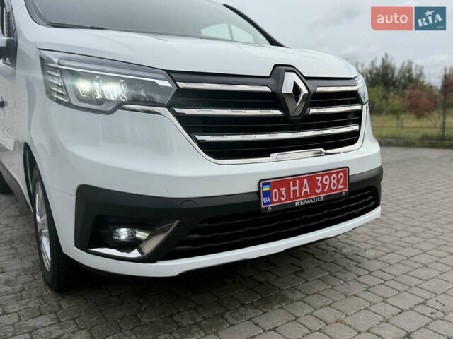 Белый Рено Трафик, объемом двигателя 2 л и пробегом 63 тыс. км за 32650 $, фото 123 на Automoto.ua
