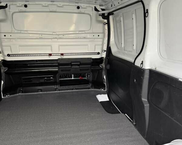 Білий Рено Трафік, об'ємом двигуна 2 л та пробігом 30 тис. км за 24990 $, фото 62 на Automoto.ua