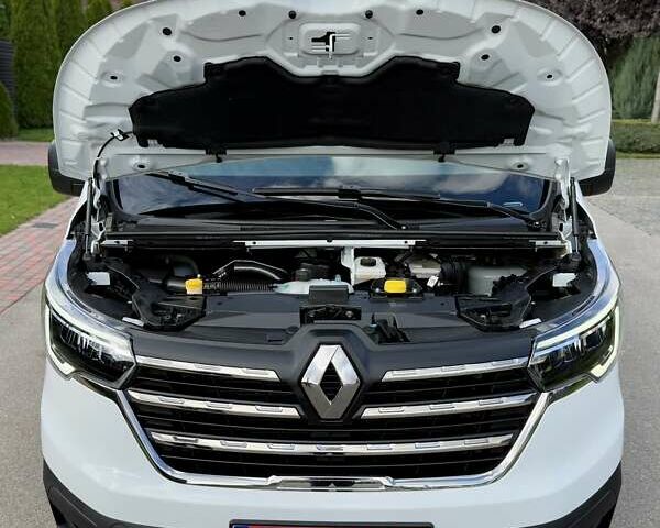 Білий Рено Трафік, об'ємом двигуна 2 л та пробігом 16 тис. км за 32700 $, фото 31 на Automoto.ua