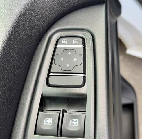 Білий Рено Трафік, об'ємом двигуна 2 л та пробігом 16 тис. км за 32700 $, фото 62 на Automoto.ua