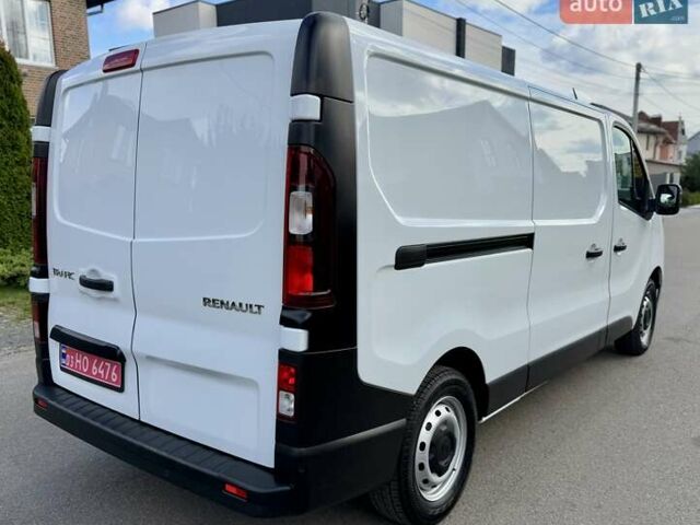 Білий Рено Трафік, об'ємом двигуна 2 л та пробігом 16 тис. км за 32700 $, фото 4 на Automoto.ua