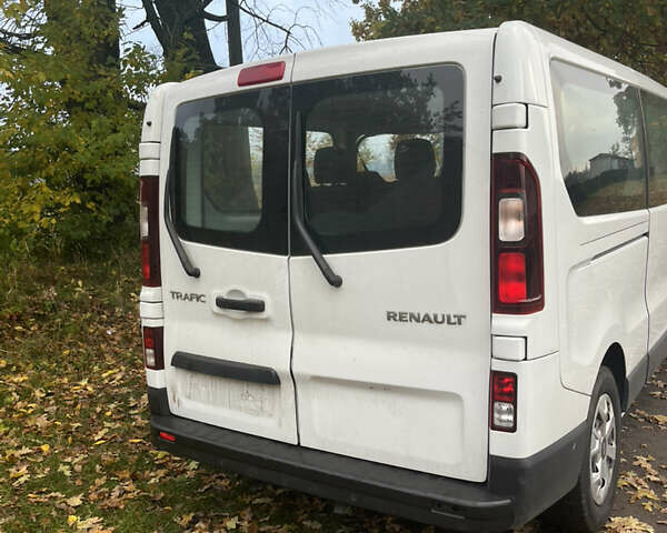 Білий Рено Трафік, об'ємом двигуна 0 л та пробігом 33 тис. км за 26300 $, фото 3 на Automoto.ua