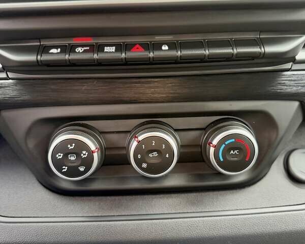 Білий Рено Трафік, об'ємом двигуна 2 л та пробігом 16 тис. км за 32700 $, фото 76 на Automoto.ua