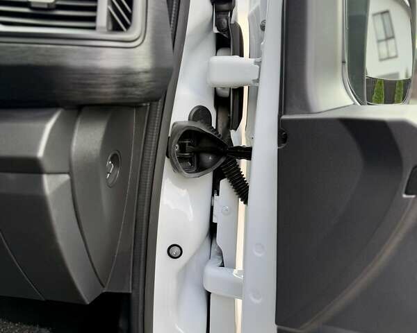 Білий Рено Трафік, об'ємом двигуна 2 л та пробігом 16 тис. км за 32700 $, фото 58 на Automoto.ua