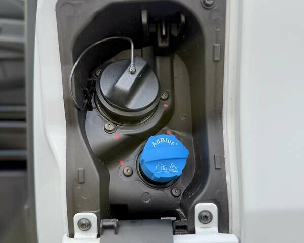 Білий Рено Трафік, об'ємом двигуна 2 л та пробігом 16 тис. км за 32700 $, фото 43 на Automoto.ua