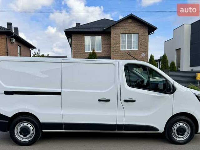 Білий Рено Трафік, об'ємом двигуна 2 л та пробігом 16 тис. км за 32700 $, фото 5 на Automoto.ua