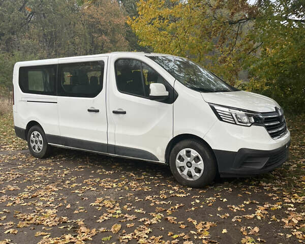Білий Рено Трафік, об'ємом двигуна 0 л та пробігом 33 тис. км за 26300 $, фото 1 на Automoto.ua