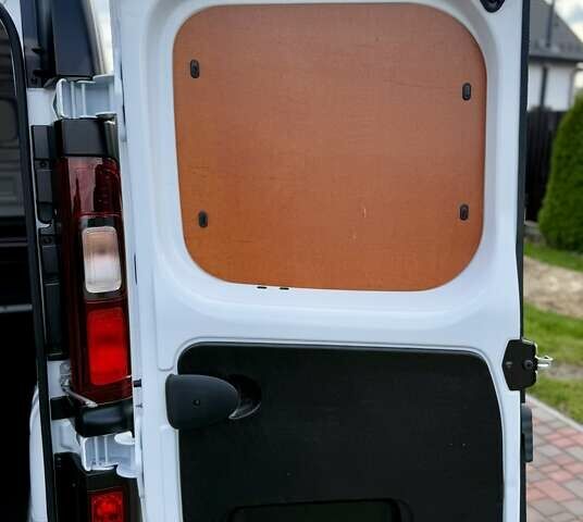 Білий Рено Трафік, об'ємом двигуна 2 л та пробігом 16 тис. км за 32700 $, фото 47 на Automoto.ua