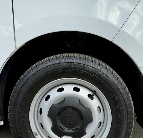 Білий Рено Трафік, об'ємом двигуна 2 л та пробігом 16 тис. км за 32700 $, фото 40 на Automoto.ua