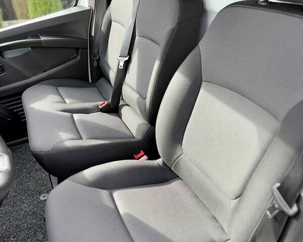 Білий Рено Трафік, об'ємом двигуна 2 л та пробігом 16 тис. км за 32700 $, фото 63 на Automoto.ua