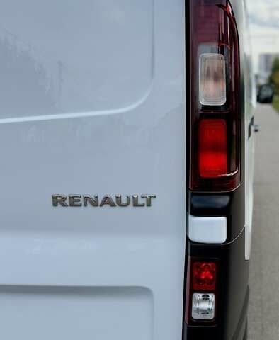 Білий Рено Трафік, об'ємом двигуна 2 л та пробігом 16 тис. км за 32700 $, фото 28 на Automoto.ua