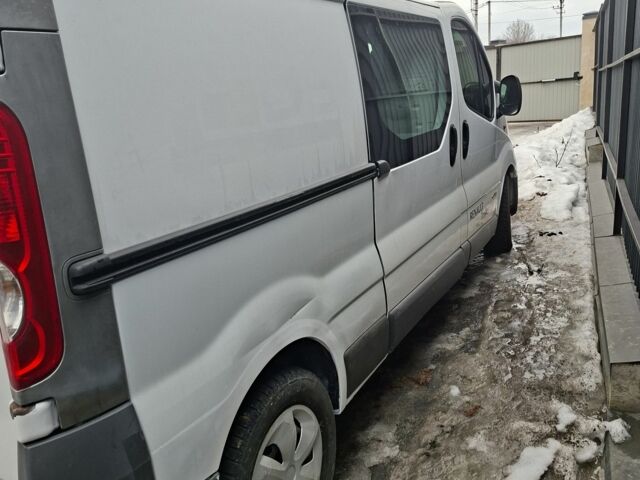 Белый Рено Трафик, объемом двигателя 2 л и пробегом 430 тыс. км за 5900 $, фото 4 на Automoto.ua