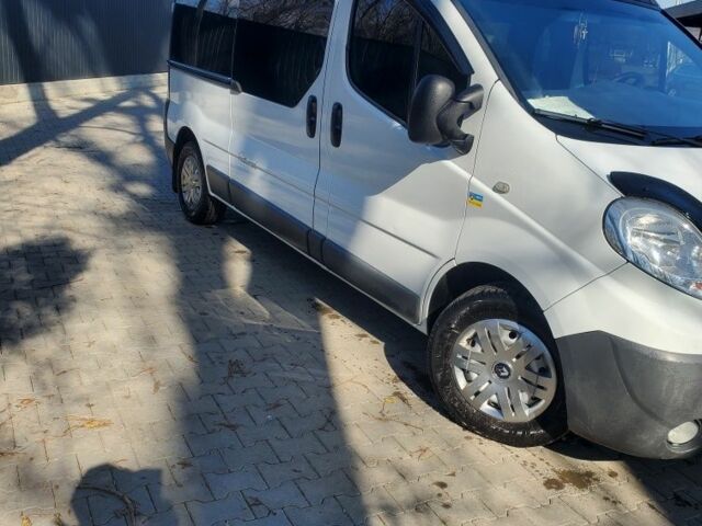 Білий Рено Трафік, об'ємом двигуна 2 л та пробігом 450 тис. км за 12900 $, фото 2 на Automoto.ua