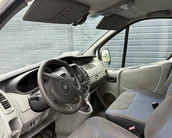 Рено Трафик 2012 в Ужгороде на Automoto.ua Белый Рено Трафик, объемом двигателя 0 л и пробегом 292 тыс. км за 10400 $, фото 5 на Automoto.ua