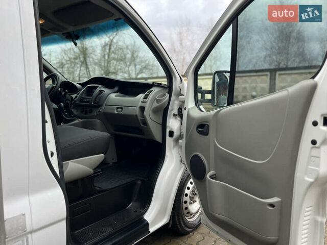 Белый Рено Трафик, объемом двигателя 2 л и пробегом 256 тыс. км за 11300 $, фото 44 на Automoto.ua