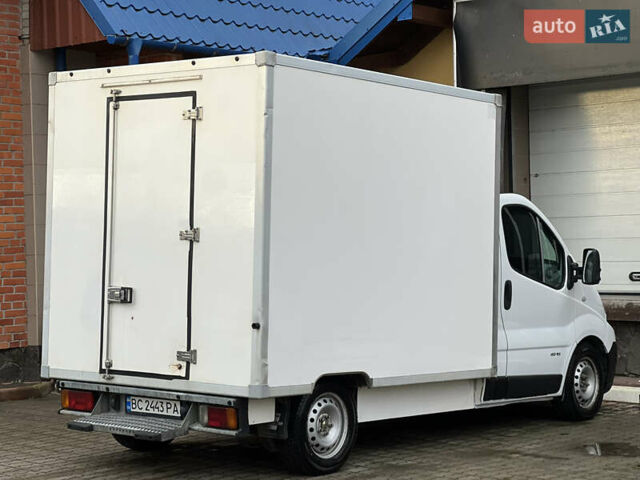 Белый Рено Трафик, объемом двигателя 2 л и пробегом 256 тыс. км за 11300 $, фото 15 на Automoto.ua
