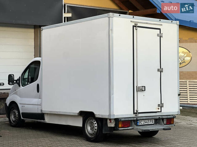 Белый Рено Трафик, объемом двигателя 2 л и пробегом 256 тыс. км за 11300 $, фото 12 на Automoto.ua