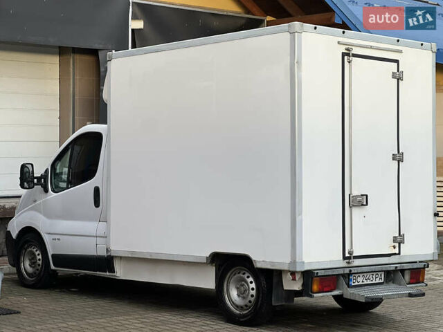 Белый Рено Трафик, объемом двигателя 2 л и пробегом 256 тыс. км за 11300 $, фото 13 на Automoto.ua