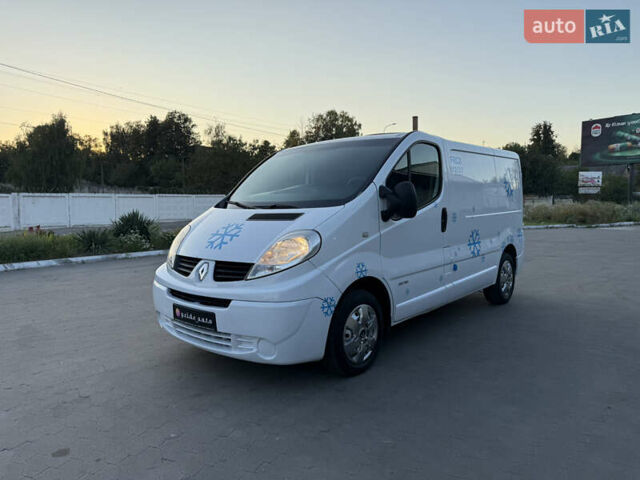 Белый Рено Трафик, объемом двигателя 2 л и пробегом 232 тыс. км за 15900 $, фото 2 на Automoto.ua