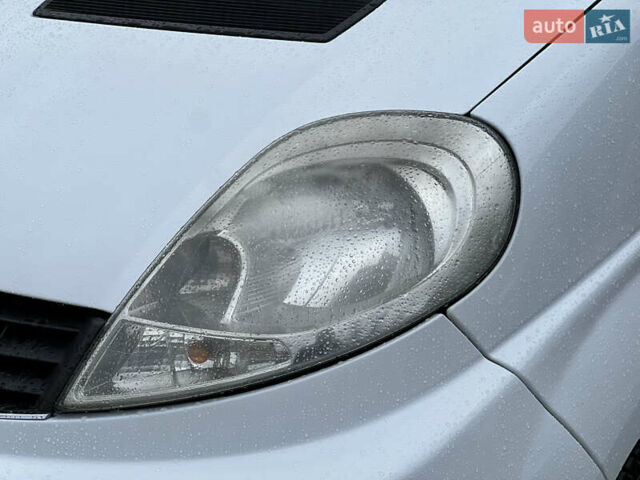 Белый Рено Трафик, объемом двигателя 2 л и пробегом 256 тыс. км за 11300 $, фото 35 на Automoto.ua