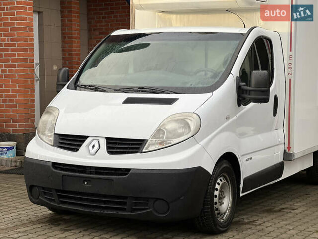 Белый Рено Трафик, объемом двигателя 2 л и пробегом 256 тыс. км за 11300 $, фото 5 на Automoto.ua