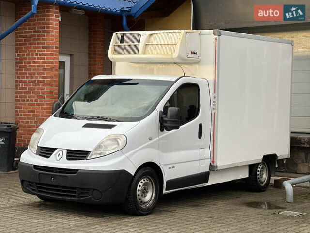 Белый Рено Трафик, объемом двигателя 2 л и пробегом 256 тыс. км за 11300 $, фото 3 на Automoto.ua