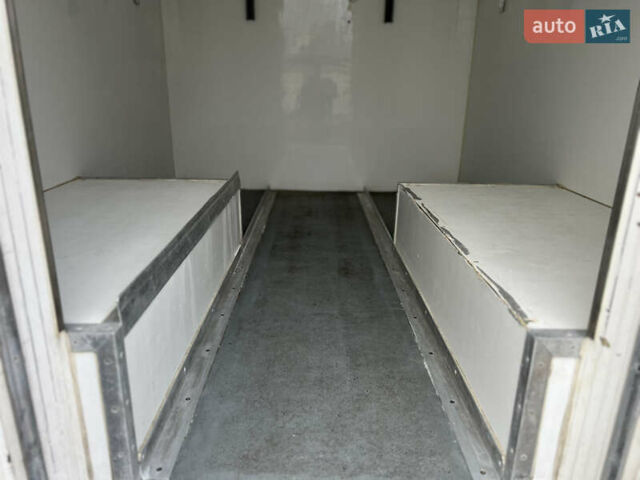 Белый Рено Трафик, объемом двигателя 2 л и пробегом 256 тыс. км за 11300 $, фото 30 на Automoto.ua