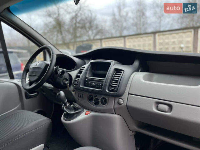 Белый Рено Трафик, объемом двигателя 2 л и пробегом 256 тыс. км за 11300 $, фото 46 на Automoto.ua