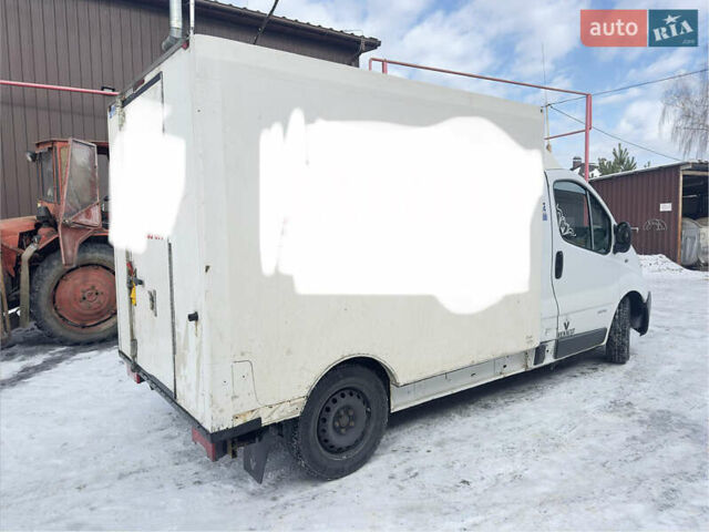 Білий Рено Трафік, об'ємом двигуна 2 л та пробігом 888 тис. км за 9965 $, фото 4 на Automoto.ua