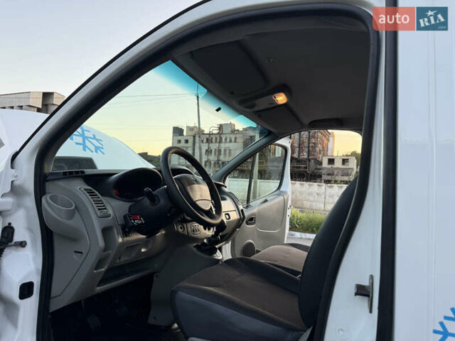 Белый Рено Трафик, объемом двигателя 2 л и пробегом 232 тыс. км за 15900 $, фото 26 на Automoto.ua