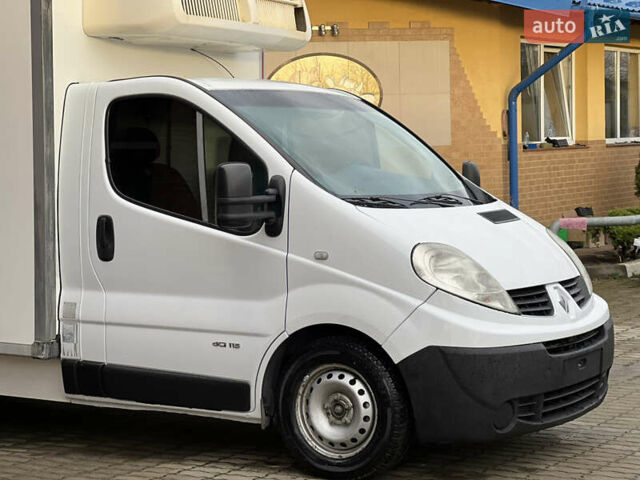 Белый Рено Трафик, объемом двигателя 2 л и пробегом 256 тыс. км за 11300 $, фото 9 на Automoto.ua