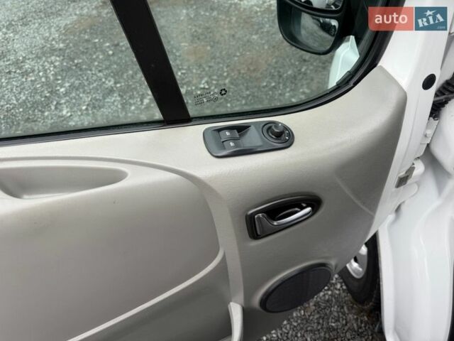 Белый Рено Трафик, объемом двигателя 2 л и пробегом 196 тыс. км за 16700 $, фото 19 на Automoto.ua