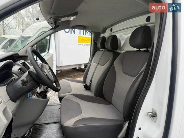 Белый Рено Трафик, объемом двигателя 2 л и пробегом 196 тыс. км за 16700 $, фото 21 на Automoto.ua