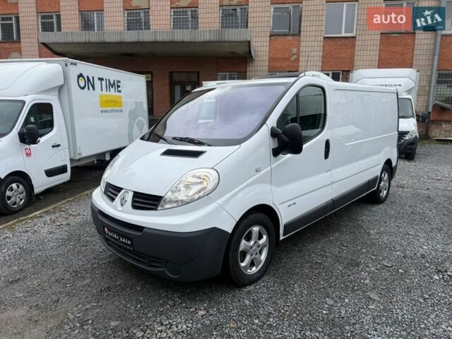 Белый Рено Трафик, объемом двигателя 2 л и пробегом 196 тыс. км за 16700 $, фото 1 на Automoto.ua