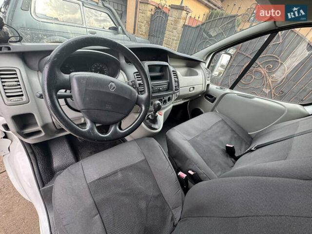 Білий Рено Трафік, об'ємом двигуна 2 л та пробігом 157 тис. км за 11000 $, фото 11 на Automoto.ua