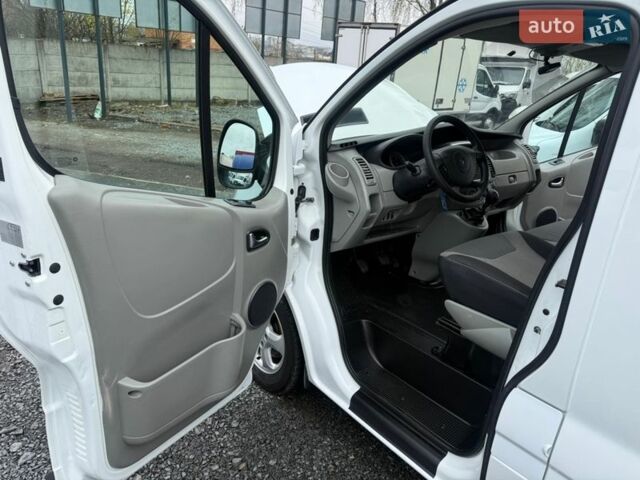 Белый Рено Трафик, объемом двигателя 2 л и пробегом 196 тыс. км за 16700 $, фото 18 на Automoto.ua