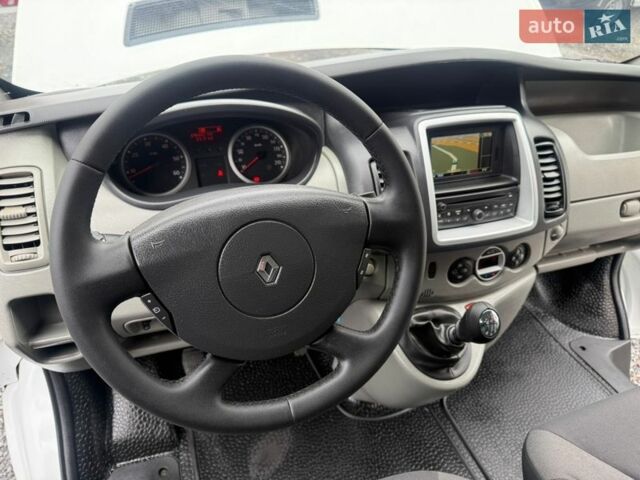 Белый Рено Трафик, объемом двигателя 2 л и пробегом 196 тыс. км за 16700 $, фото 24 на Automoto.ua