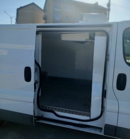 Білий Рено Трафік, об'ємом двигуна 2 л та пробігом 270 тис. км за 14500 $, фото 7 на Automoto.ua