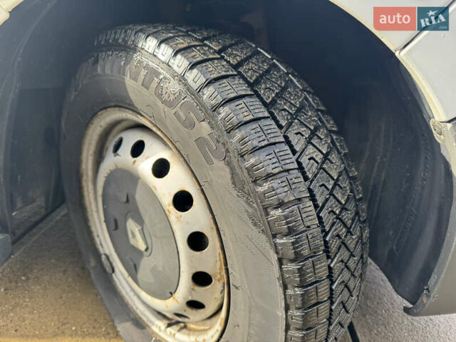 Білий Рено Трафік, об'ємом двигуна 2 л та пробігом 157 тис. км за 11000 $, фото 19 на Automoto.ua