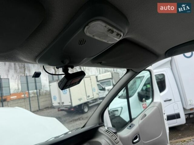 Белый Рено Трафик, объемом двигателя 2 л и пробегом 196 тыс. км за 16700 $, фото 23 на Automoto.ua