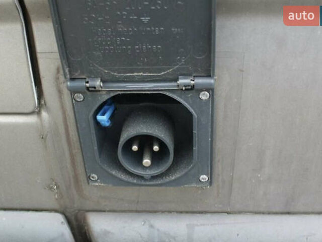 Белый Рено Трафик, объемом двигателя 2 л и пробегом 63 тыс. км за 14900 $, фото 7 на Automoto.ua