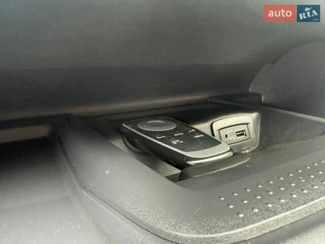 Белый Рено Трафик, объемом двигателя 2 л и пробегом 196 тыс. км за 16700 $, фото 29 на Automoto.ua