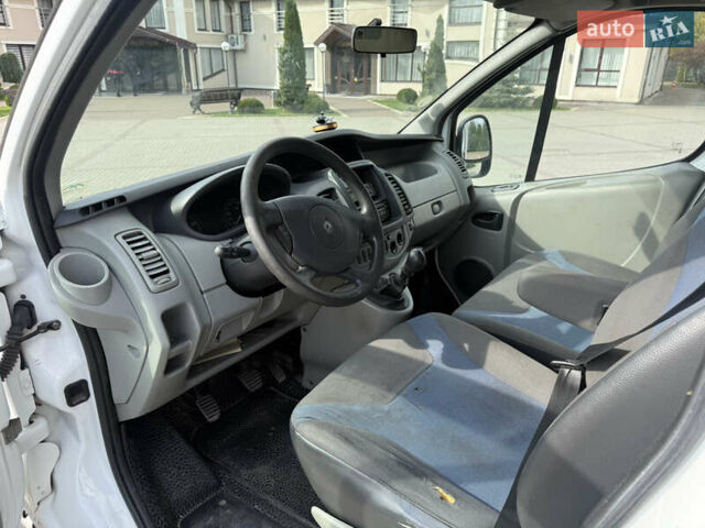 Белый Рено Трафик, объемом двигателя 2 л и пробегом 332 тыс. км за 13500 $, фото 9 на Automoto.ua