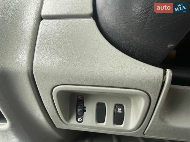 Белый Рено Трафик, объемом двигателя 2 л и пробегом 196 тыс. км за 16700 $, фото 28 на Automoto.ua