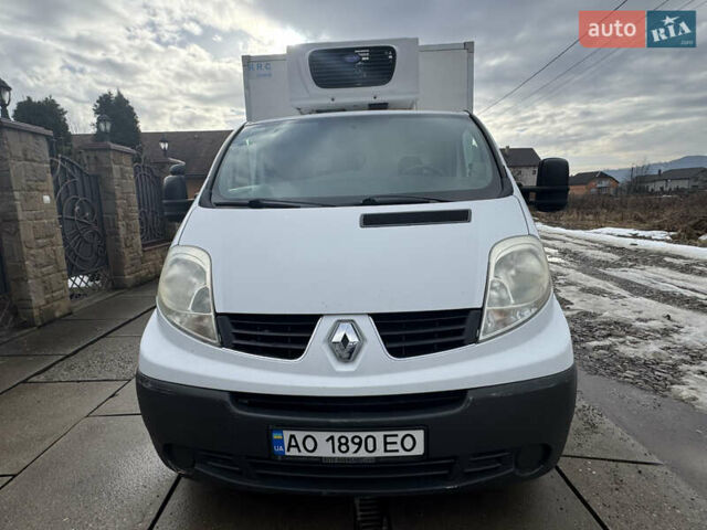 Білий Рено Трафік, об'ємом двигуна 2 л та пробігом 157 тис. км за 11000 $, фото 3 на Automoto.ua