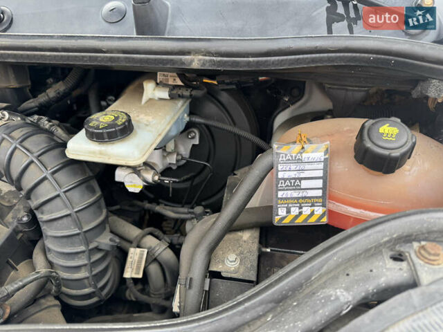 Білий Рено Трафік, об'ємом двигуна 2 л та пробігом 157 тис. км за 11000 $, фото 21 на Automoto.ua