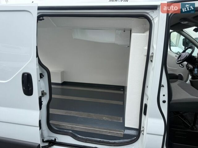 Белый Рено Трафик, объемом двигателя 2 л и пробегом 196 тыс. км за 16700 $, фото 35 на Automoto.ua