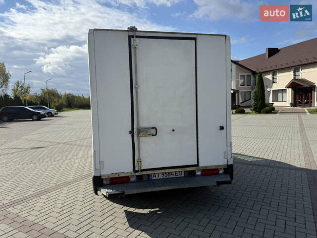 Белый Рено Трафик, объемом двигателя 2 л и пробегом 332 тыс. км за 13500 $, фото 1 на Automoto.ua