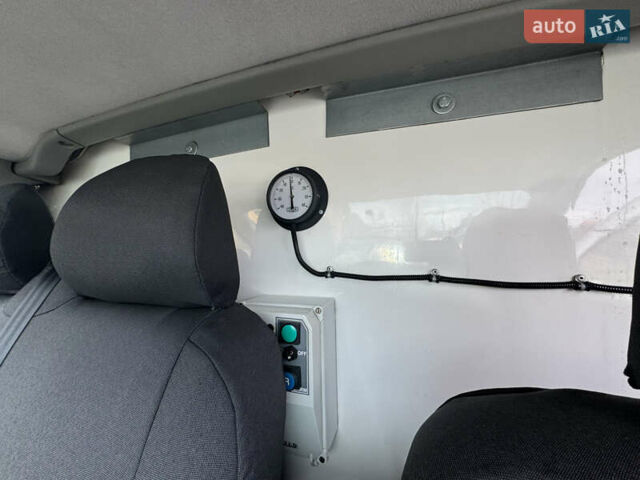 Білий Рено Трафік, об'ємом двигуна 2 л та пробігом 157 тис. км за 11000 $, фото 13 на Automoto.ua