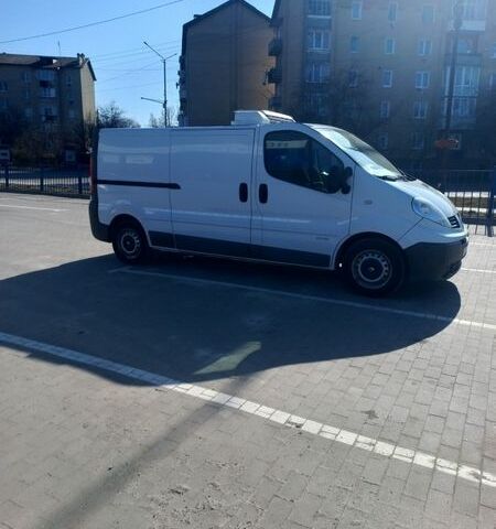 Білий Рено Трафік, об'ємом двигуна 2 л та пробігом 270 тис. км за 14500 $, фото 1 на Automoto.ua